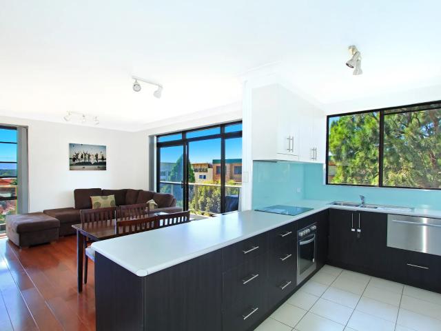 apartment 17/2 Wiseman Avenue, Wollongong