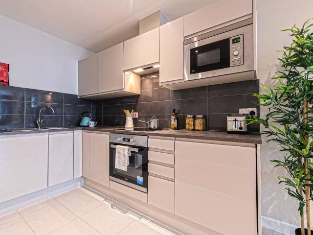 apartment 18 East Parade, 18 East Parade, Leeds, LS1 2BH, West Yorkshire, GB