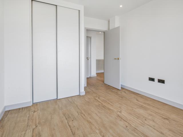 Apartment 190