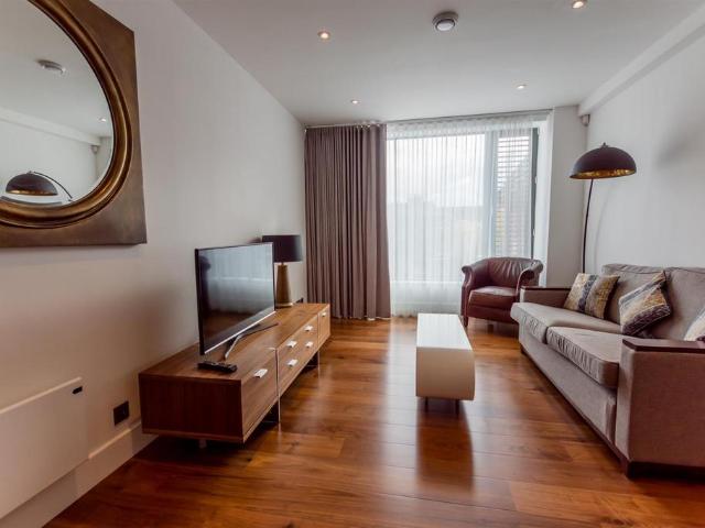 Apartment 19 Castle Chambers. 2 bed apartment to rent £1,700 pcm £392 pw
