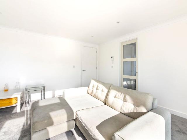Apartment 19, Dee Hills Park, Deeside Court Dee Hills Park, Chester