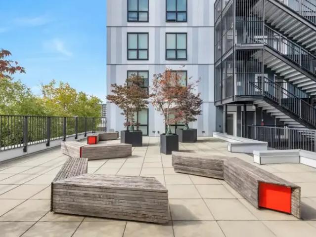 Apartment 1.5 Bedroom For Rent North Vancouver BC 2475 ES102914876