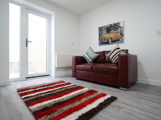 Apartment 1, 1 College Road