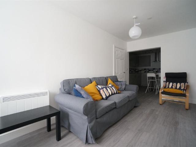Apartment 1, 282 High Street