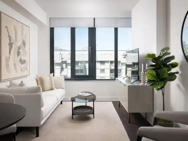 Apartment 1 Bedroom For Rent Mississauga ON 2122 ES105110687