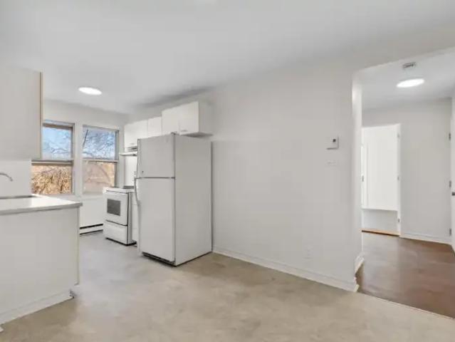 Apartment 1 Bedroom For Rent Montreal QC 1295 ES105149998