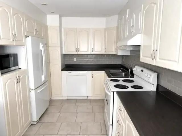 Apartment 1 Bedroom For Rent Montreal QC 1350 ES104106575