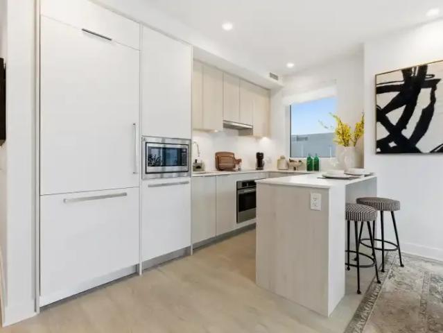 Apartment 1 Bedroom For Rent Ottawa ON 2445 ES105100525