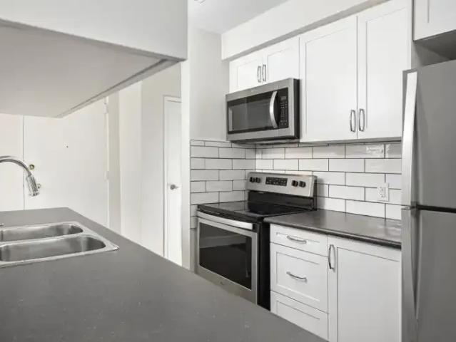 Apartment 1 Bedroom For Rent Oshawa ON 1798 ES105359469