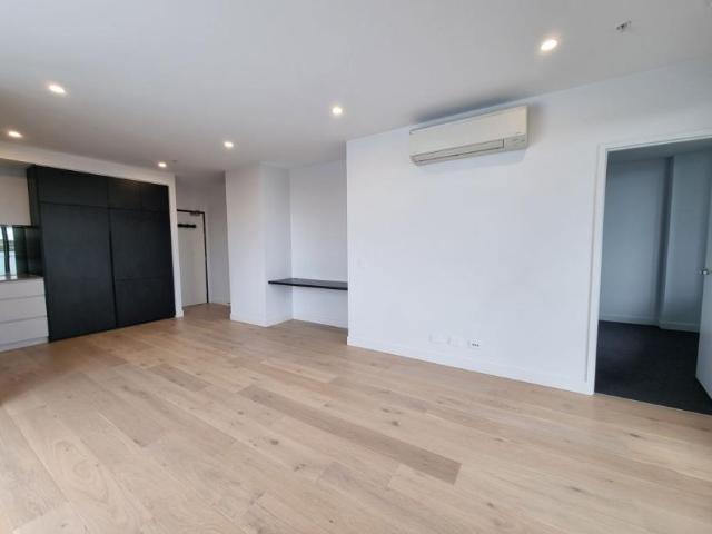 Apartment 1 Bedroom For Rent Clayton South, 590 ES105794635