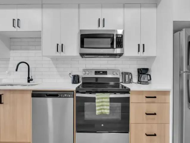 Apartment 1 Bedroom For Rent Cochrane AB 1500 ELS105047760