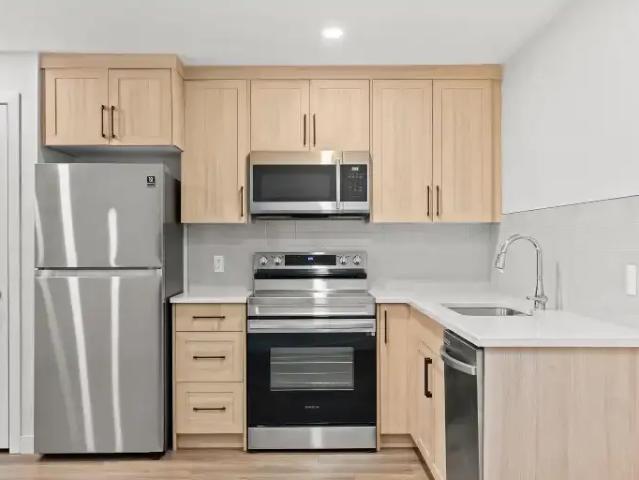 Apartment 1 Bedroom For Rent Cochrane AB 1600 ELS105643120