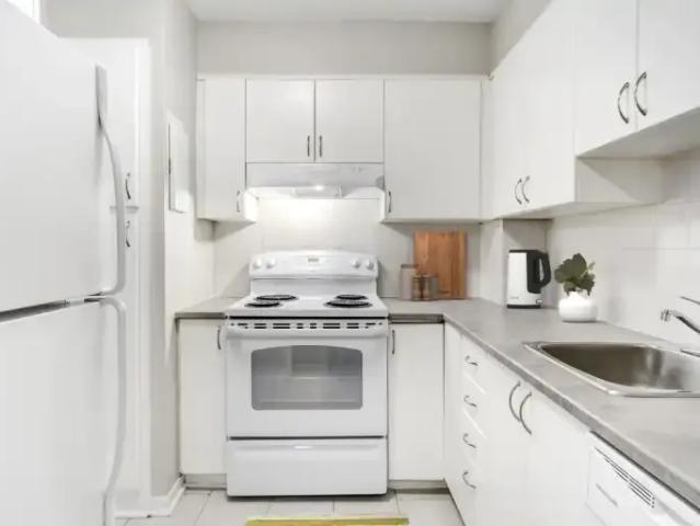 Apartment 1 Bedroom For Rent Cote Saint QC 1505 ELS101686897