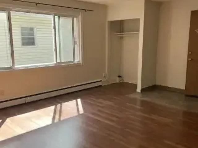 Apartment 1 Bedroom For Rent Edmonton AB 1095 ES104876614