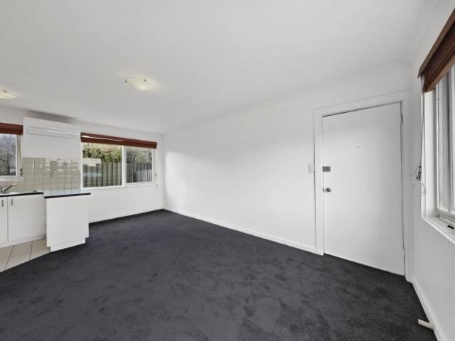 Apartment 1 Bedroom For Rent Essendon VIC 410 ES105137879