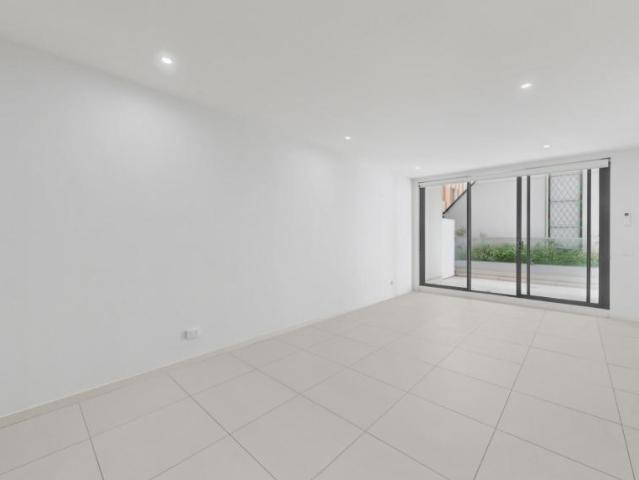 Apartment 1 Bedroom For Rent Essendon VIC 475 ES105690247