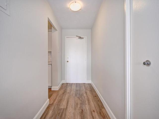 Apartment 1 Bedroom For Rent Guelph ON 2065 ES103614627