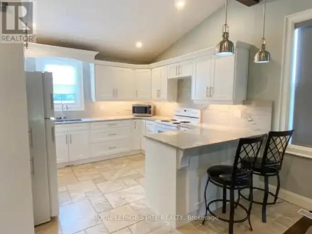 Apartment 1 Bedroom For Rent Grimsby ON 2000 ES103840299