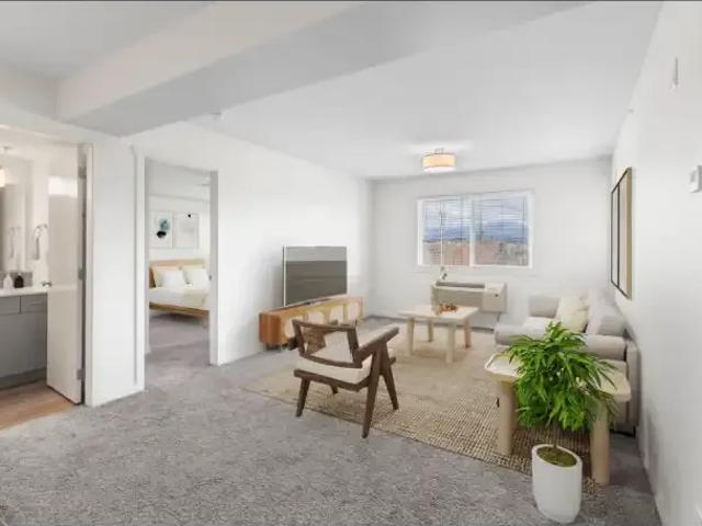 Apartment 1 Bedroom For Rent Kelowna BC 1599 ES104894719