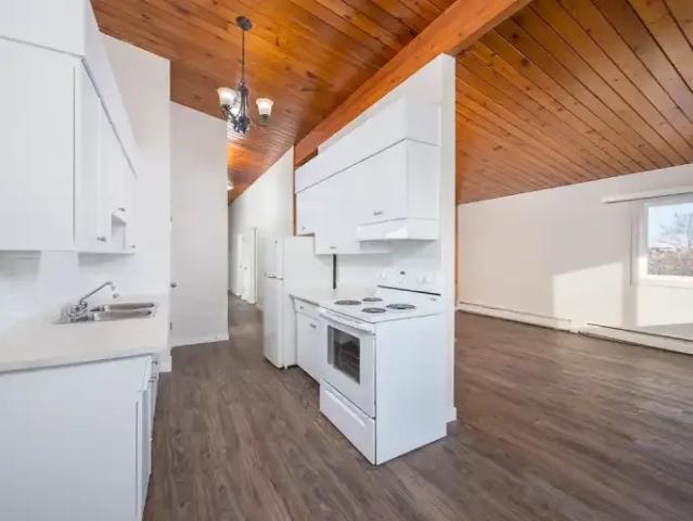 Apartment 1 Bedroom For Rent Leduc AB 1000 ES103878612