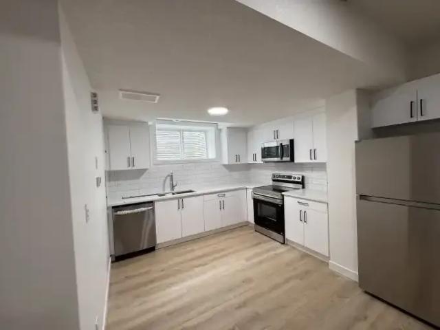 Apartment 1 Bedroom For Rent Leduc AB 1000 ES104794624
