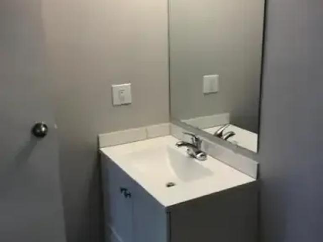 Apartment 1 Bedroom For Rent Lethbridge AB 1225 ES98374799