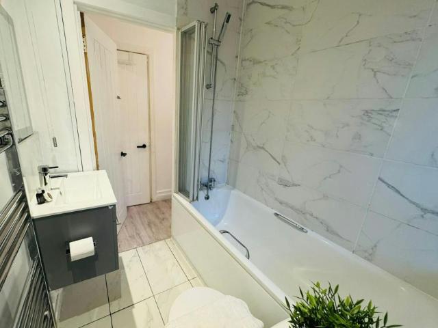 Apartment 1 Bedroom For Rent London London 2900 ELS105072964