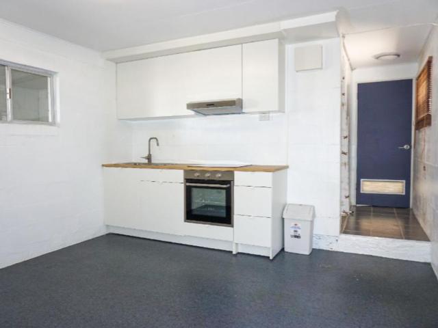 Apartment 1 Bedroom For Rent Rainbow Beach, 450 ES102913906