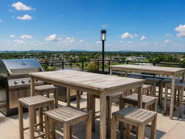 Apartment 1 Bedroom For Rent Saint QC 1650 ES104824501