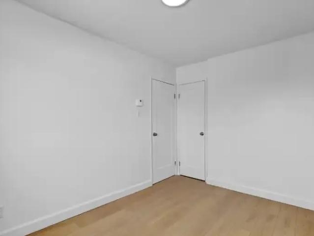 Apartment 1 Bedroom For Rent Saint QC 1125 ES103322357