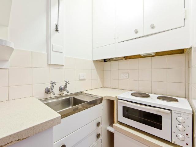 Apartment 1 Bedroom For Rent Toorak VIC 395 ELS105006369