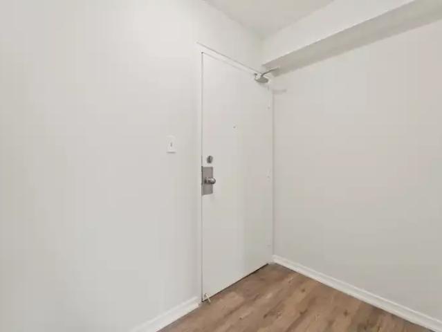 Apartment 1 Bedroom For Rent Windsor ON 1470 ELS105185233