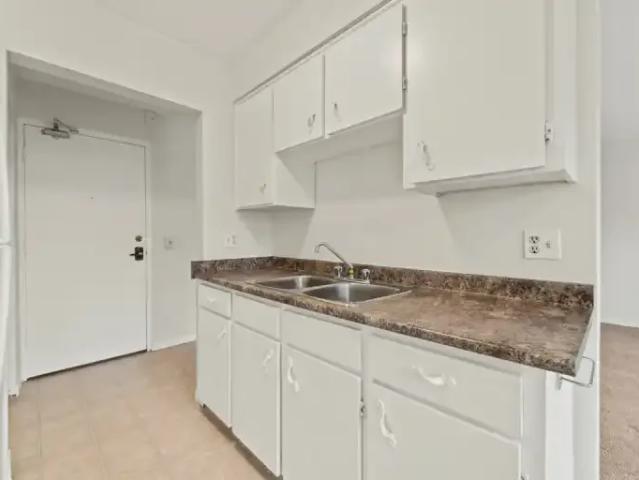Apartment 1 Bedroom For Rent Windsor ON 1435 ES104875326