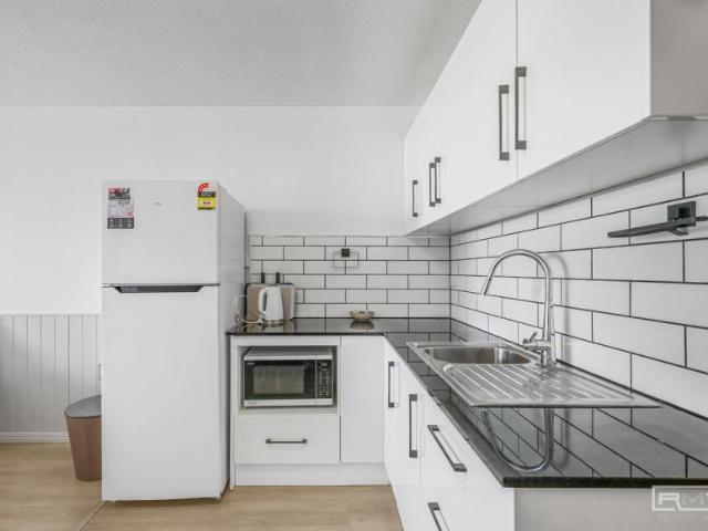 Apartment 1 Bedroom For Rent Yeppoon QLD ES105994454
