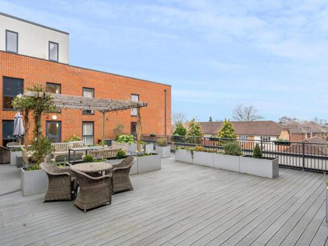 Apartment 1 Bedroom For Sale Cobham Surrey 395000 ES101025258