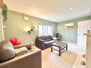 Ashton upon Mersey, M33 - Garden, Equipped kitchen