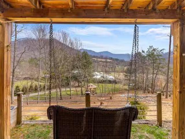 Apartment 1 bedrooms in Weaverville