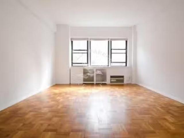 Apartment 1 bedrooms in Midtown East