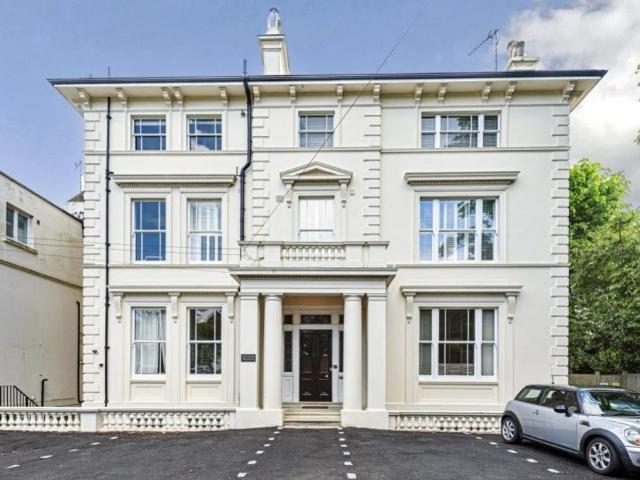 Apartment 1 Calverley Mansions, 16 Calverley Park Gardens, Tunbridge Wells TN1, 3 bed flat to rent, £3,200 pcm | PrimeLocation