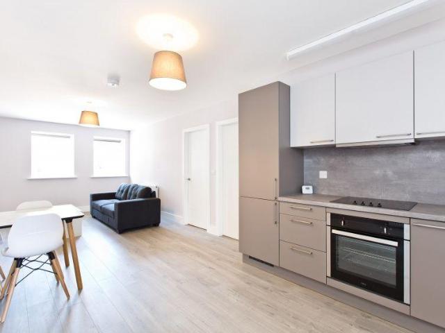 Apartment 1, Lynthorpe House, City. 2 bed flat to rent £1,060 pcm £245 pw