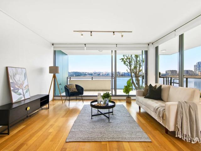 apartment 202/4 Lewis Avenue, Rhodes