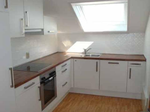 Apartment 215 sqm with AC 3 bedrooms, 2 living rooms. Prime location. High quality equipment.