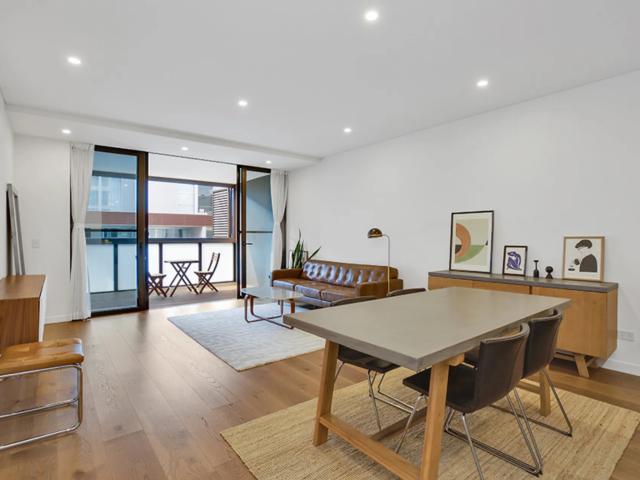 apartment 211/140 Military Road, Neutral Bay