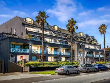 apartment 211/315 Beaconsfield Parade, St Kilda West