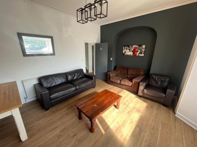apartment 26 Phillips Parade, Swansea