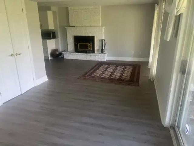 Apartment 2.5 Bedroom For Rent King City ON 2000 ES102847000