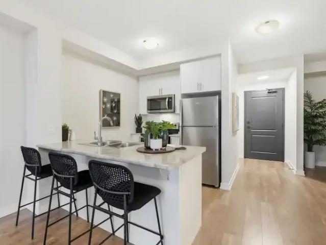 Apartment 2.5 Bedroom For Rent Stoney Creek ON 2735 ES103652483
