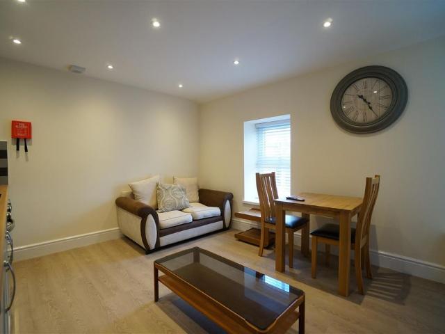 Apartment 2 239 Caernarfon Road