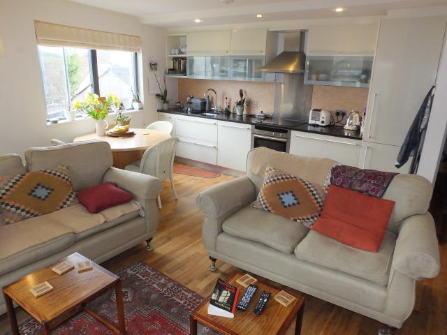Apartment 2 Bedroom Flat to Rent in Lewes | Bradley Property Management