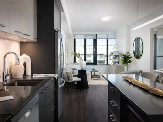 Apartment 2 Bedroom For Rent Mississauga ON 2885 ES106031001